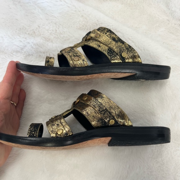 Stylish Black and Gold Women's Sandals - Picture 7 of 12